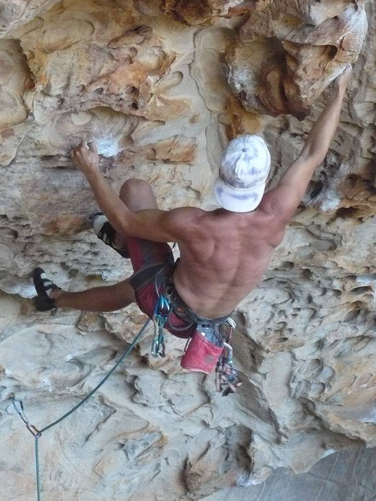 Saito escalando en Grampians
